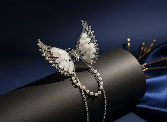 Korean Crystal Moon Butterfly Clutcher (White)